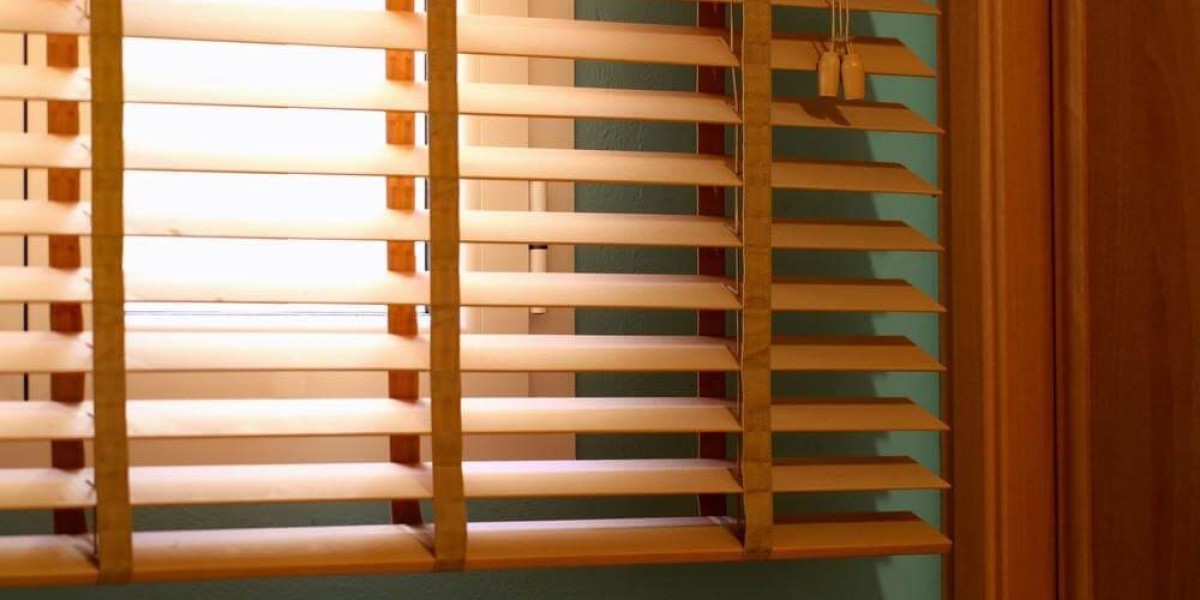 Discover the Elegance of Wooden Blinds in Dubai